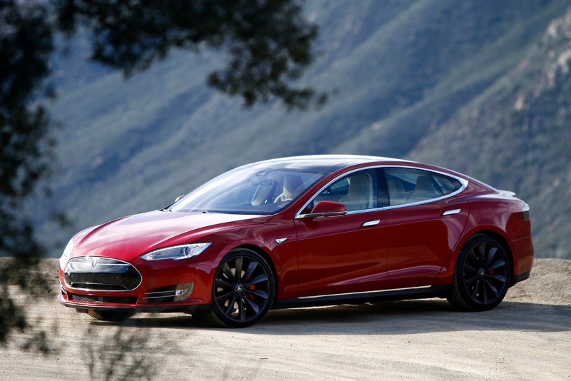 Тесла model s 85d красная