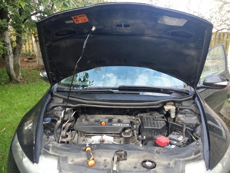 Honda Civic 5d упор капота