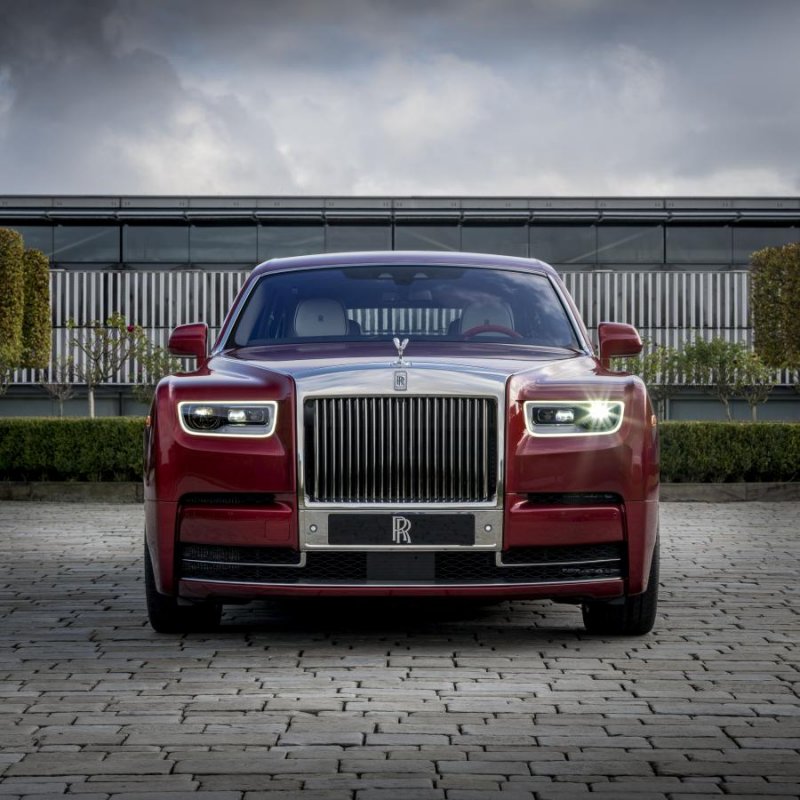 Rolls Royce Phantom 2020 красный