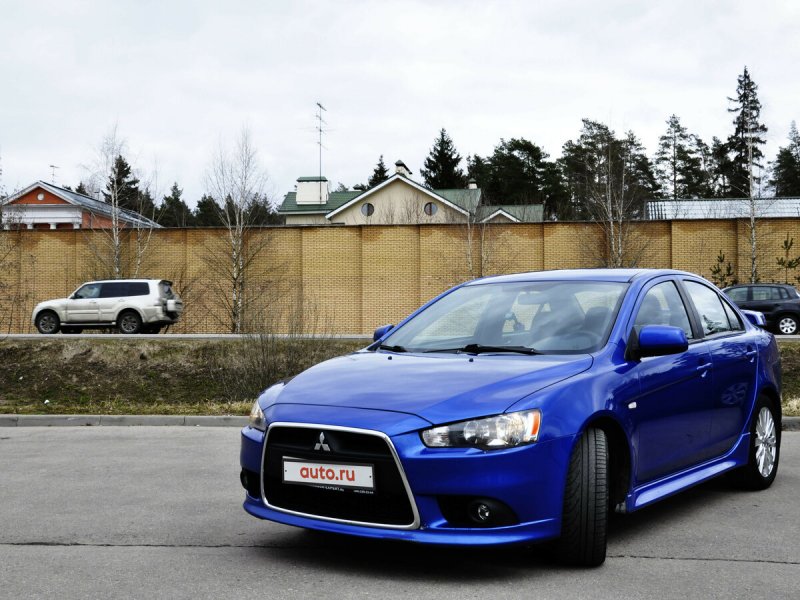 Mitsubishi Lancer 10 Blue