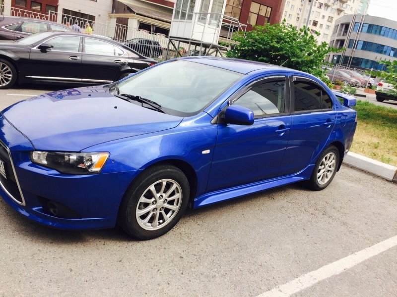 Mitsubishi Lancer 10 синий