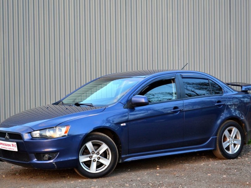 Mitsubishi Lancer 10 Blue