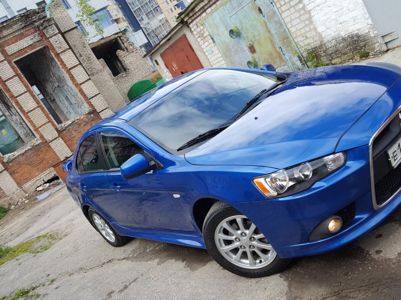 Mitsubishi Lancer x Blue