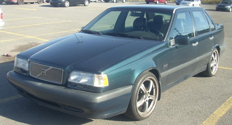 Volvo 850 sedan