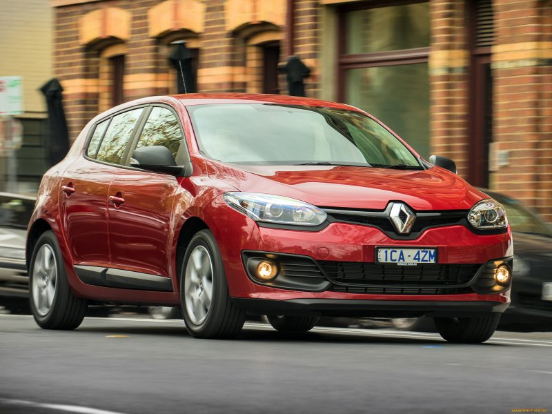 Renault Megane 2015 красная