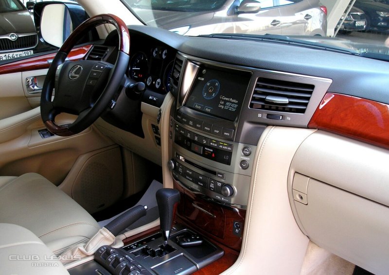 Лексус LX 570 салон