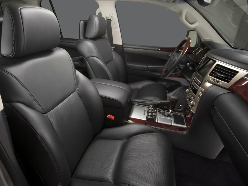 Lexus LX 570 2014 салон