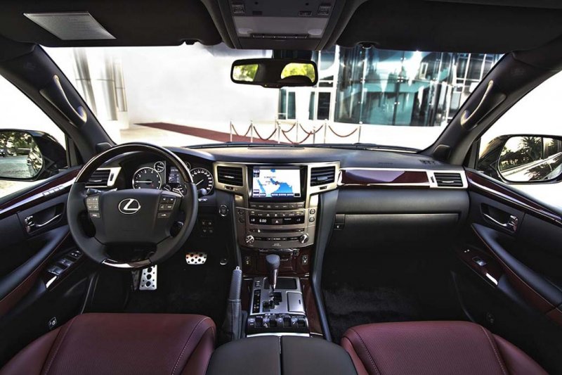 Lexus LX 570 салон