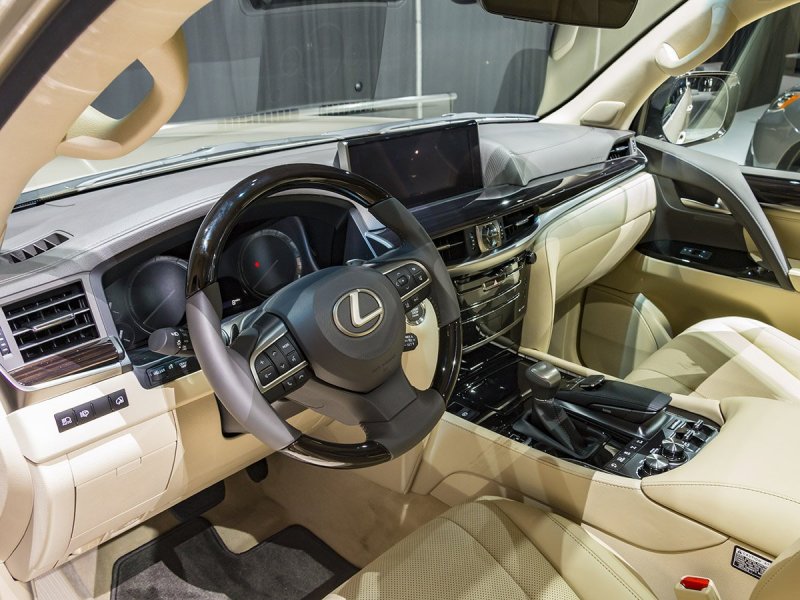 Lexus LX 570 2021 салон