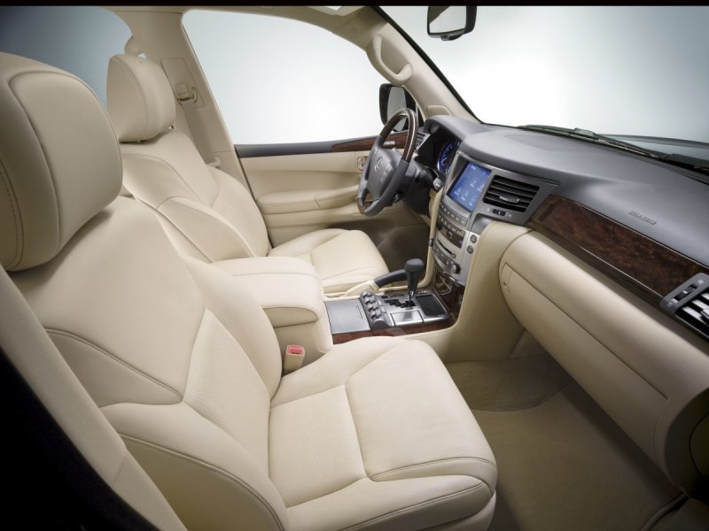 Lexus LX 570 Interior