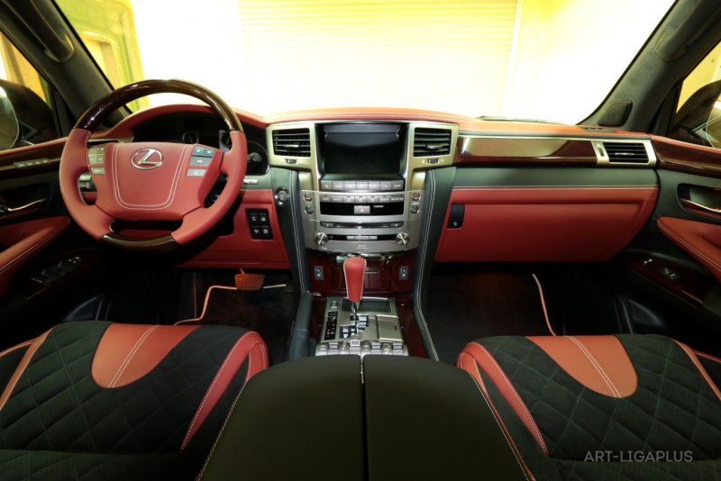 Lexus lx570 2014 Interior