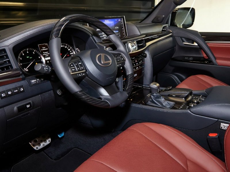 Lexus LX 570 Interior