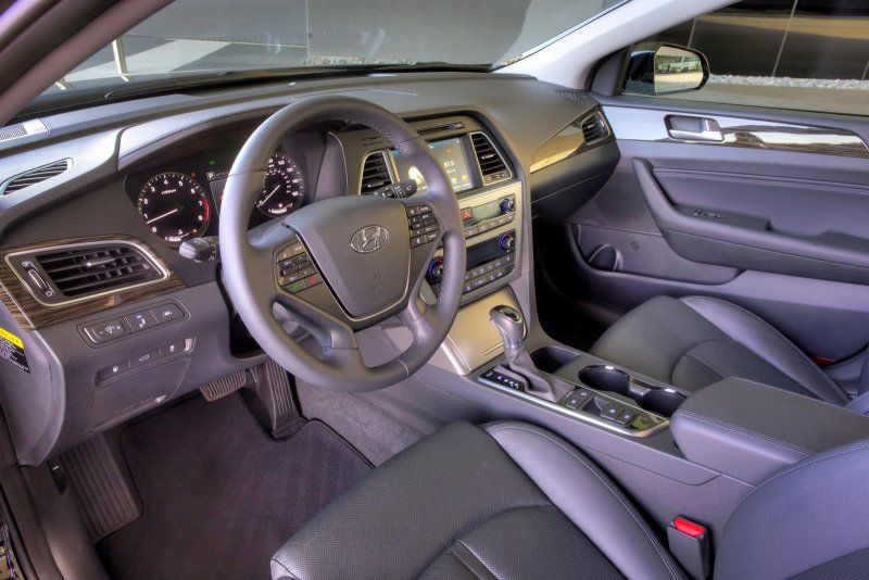 Hyundai Sonata 2016 салон