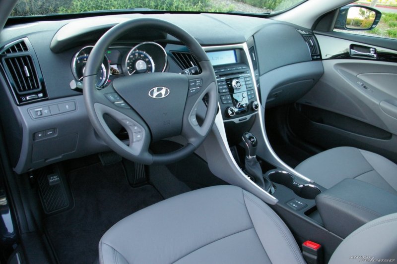 Hyundai Sonata 2011 Interior