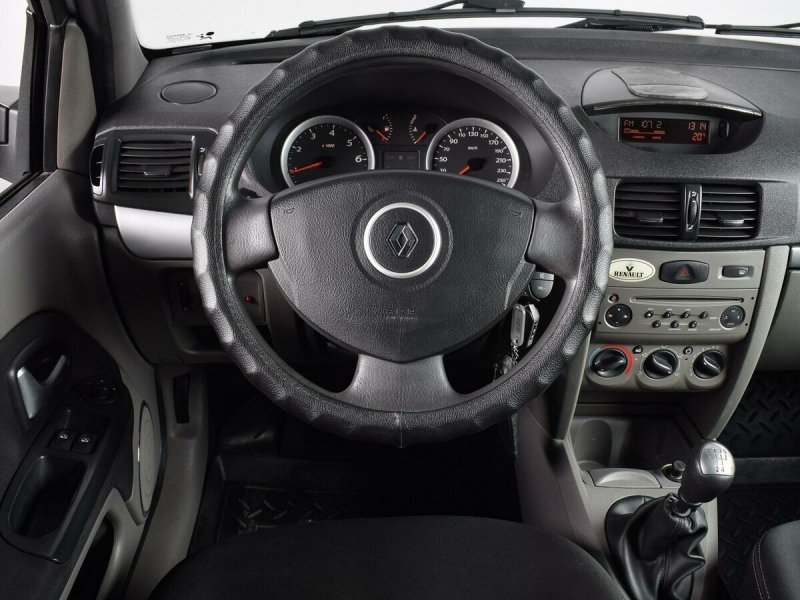 Renault symbol 2007 салон