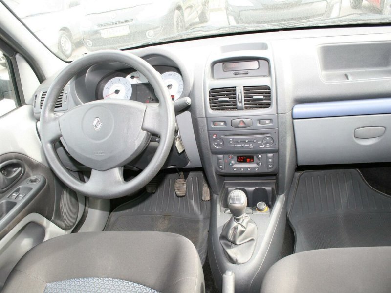 Renault symbol салон