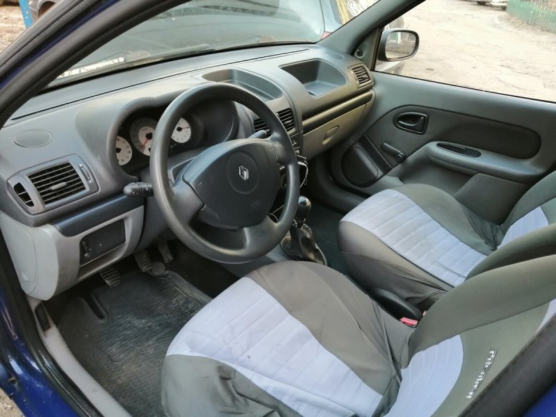 Renault symbol 2003 салон