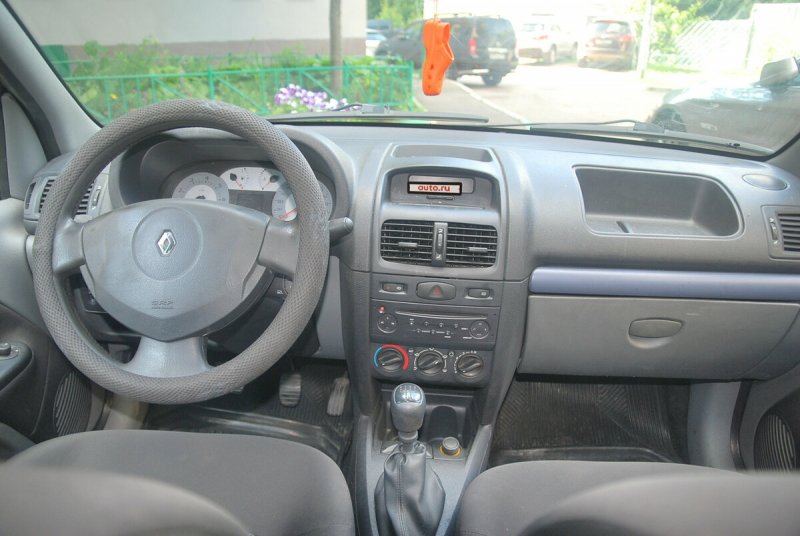 Рено символ 2010 салон