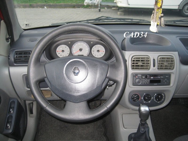 Renault symbol 1 Рестайлинг салон