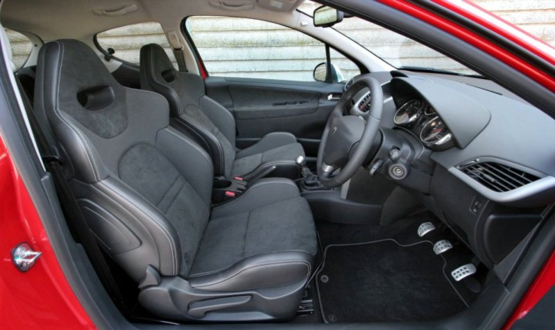 Peugeot 207 салон