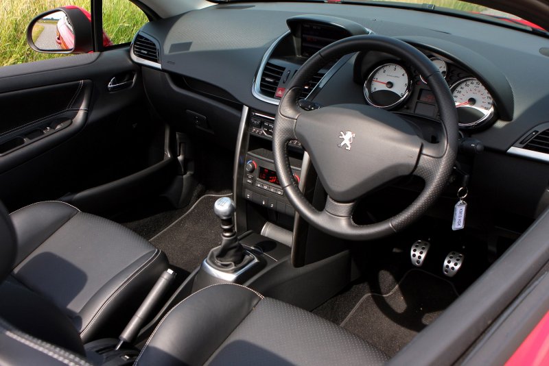 Peugeot 207 салон
