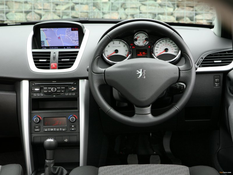 Peugeot 207 RC салон