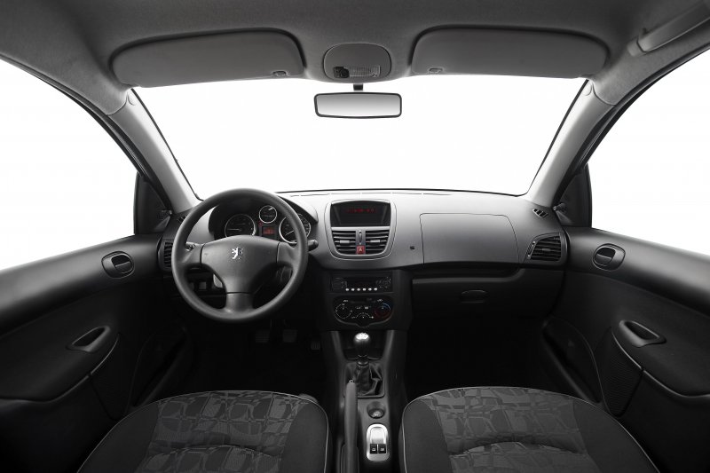 Peugeot 207 2008 салон