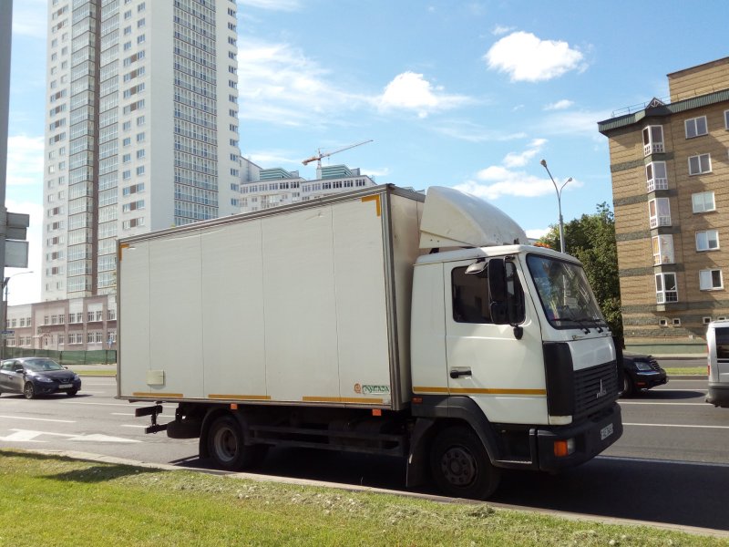 МАЗ-5550 самосвал