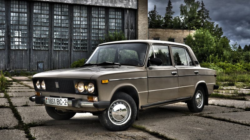 Машина ВАЗ 2106 бежевый