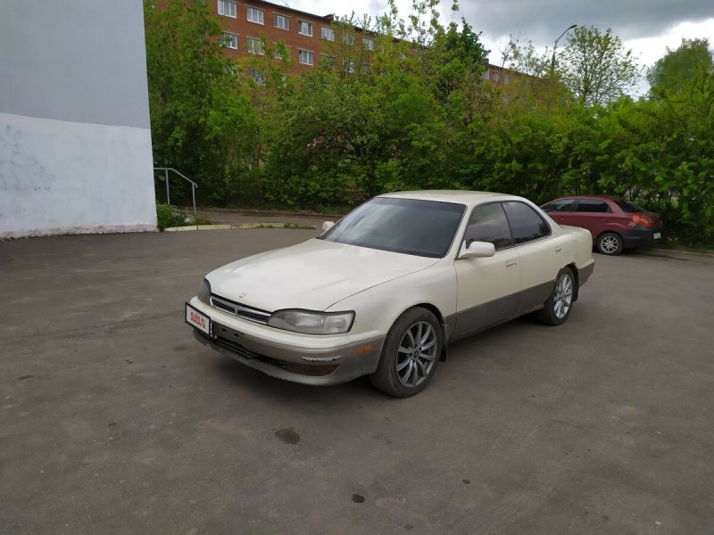 Toyota Camry prominent 1993