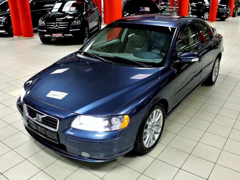 Volvo s60 синяя