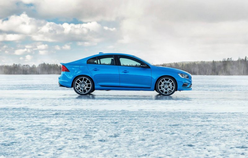 Volvo s60 голубая Polestar