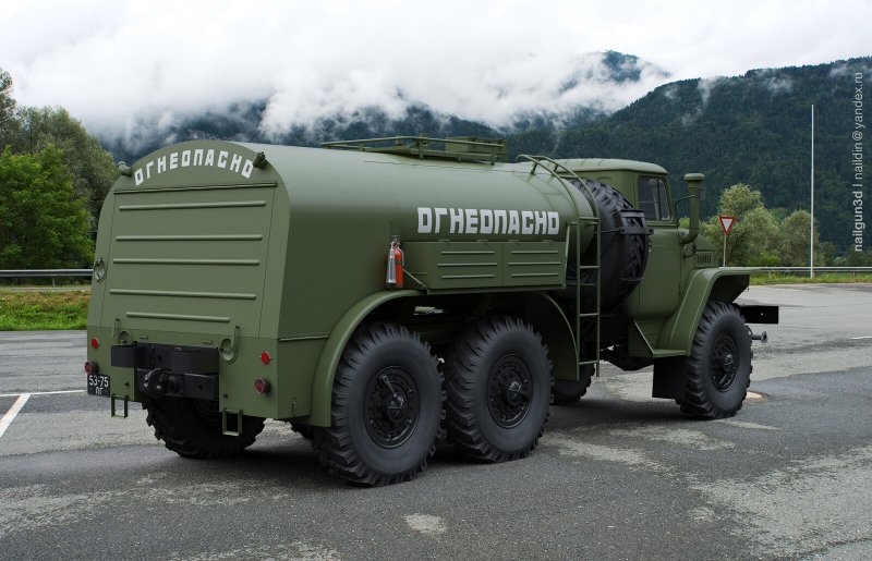 Урал 375 топливозаправщик