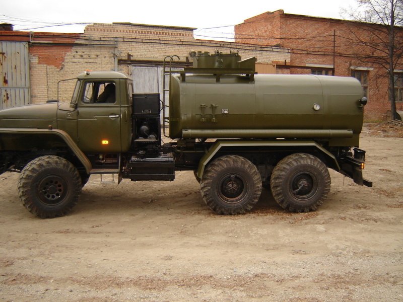 Урал-375 бензовоз с прицепом