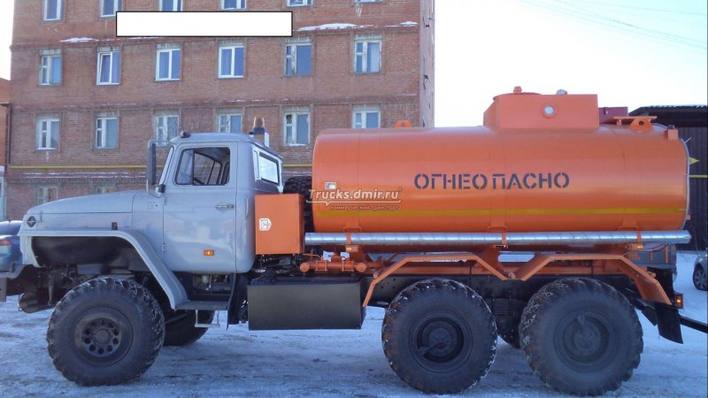Урал 5557130 бензовоз