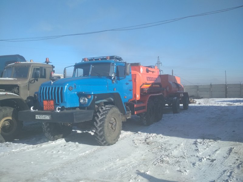 Вездеход Урал бензовоз