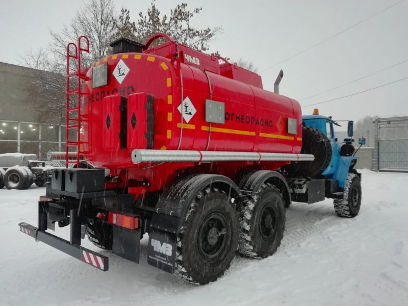 Урал 4320 топливозаправщик