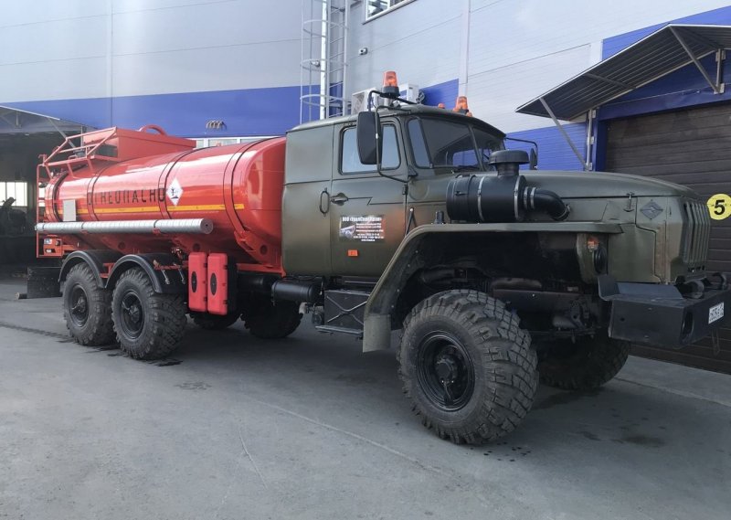 Урал 4320 АТЗ