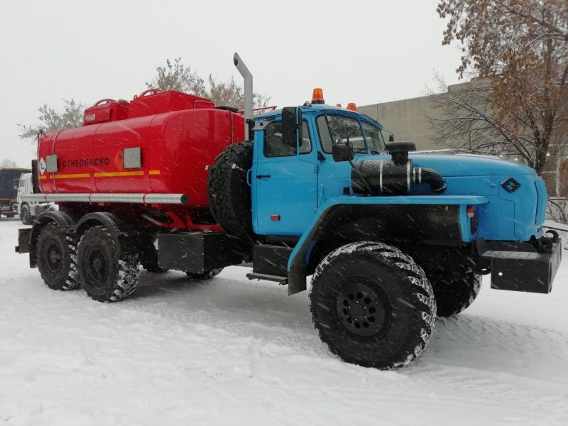 Автотопливозаправщик Урал 4320