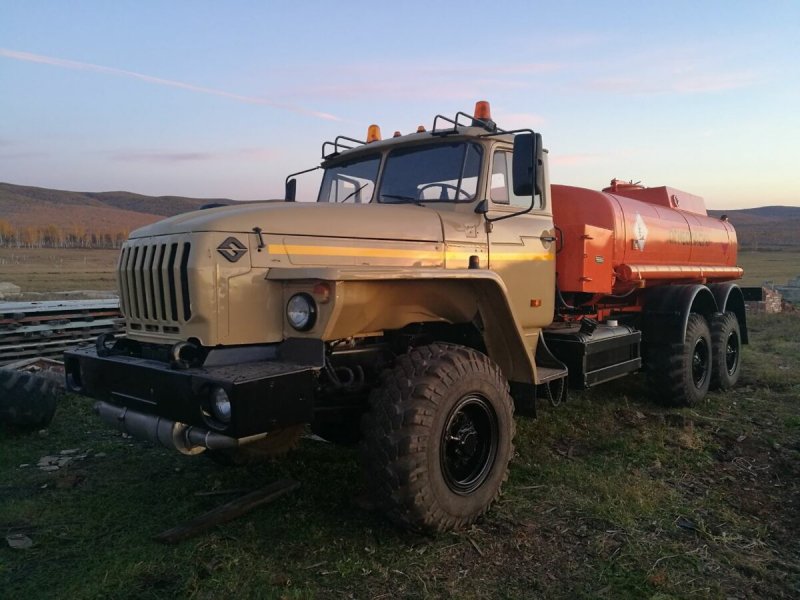 Урал 4320 заправщик