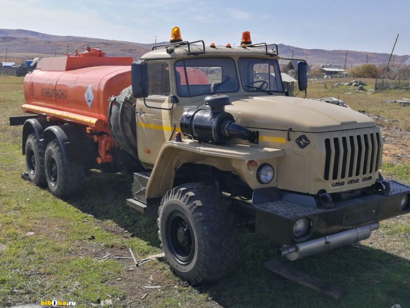 Автотопливозаправщик Урал 4320