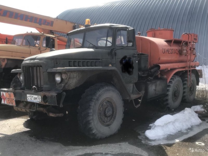 Урал 375 бензовоз