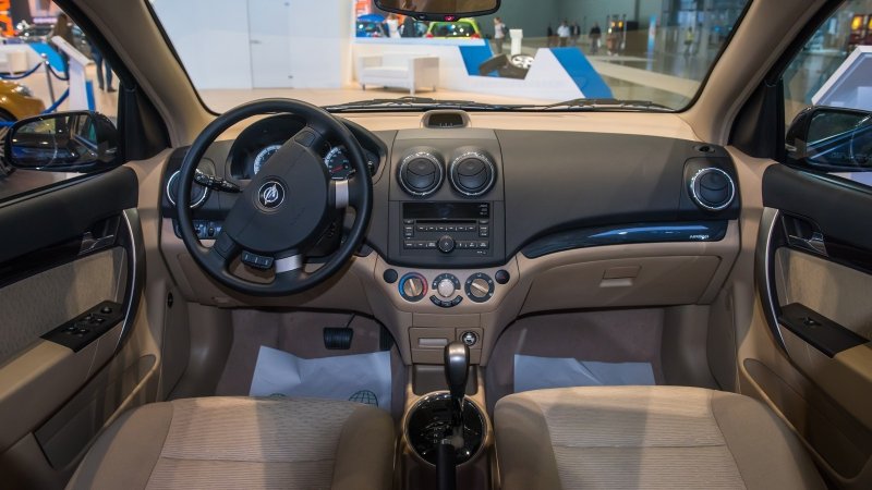 Chevrolet Nexia 3 Salon