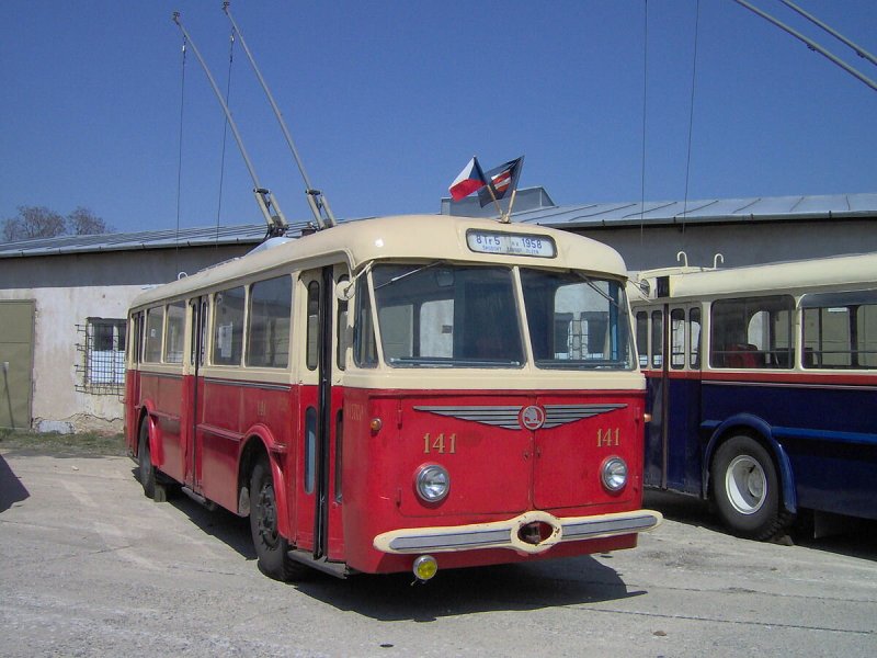Троллейбус Škoda 9tr