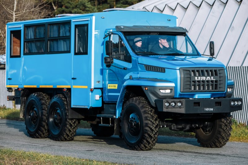 Урал next 4320 4х4 вахтовый