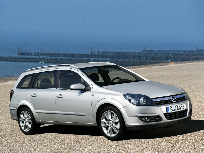 Опель Астра Sports Tourer 2015