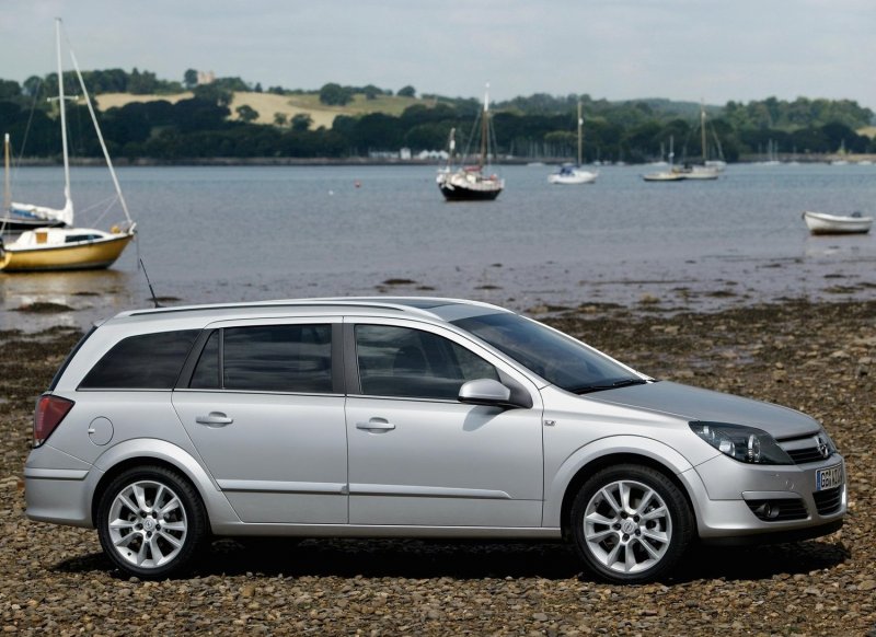 Опель Астра Sports Tourer 2012