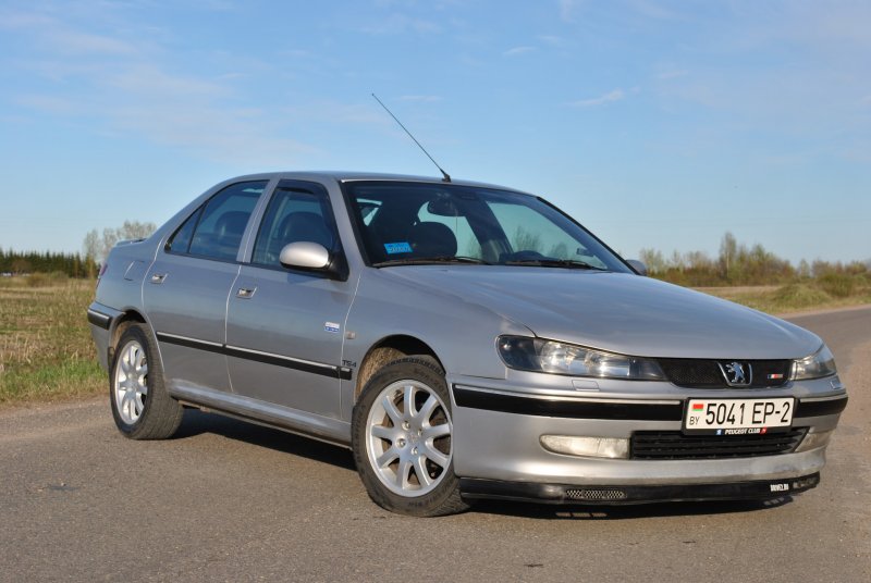 Peugeot 406 серая