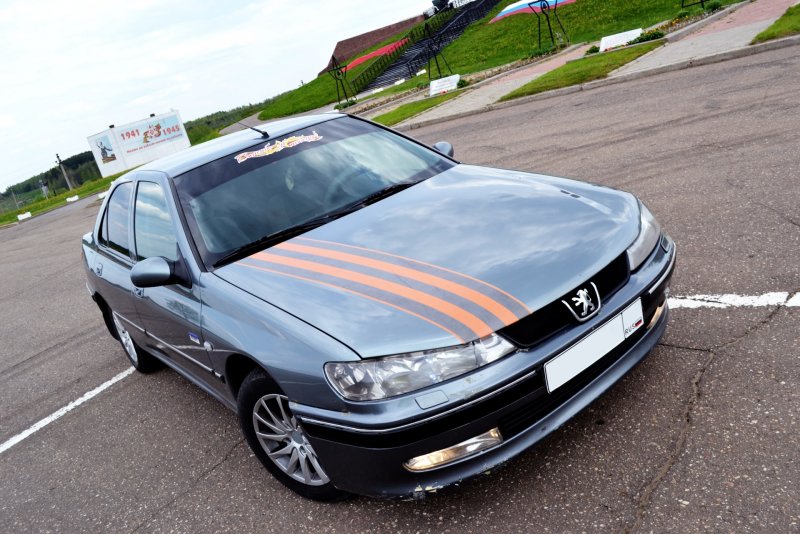 Peugeot 406 серая