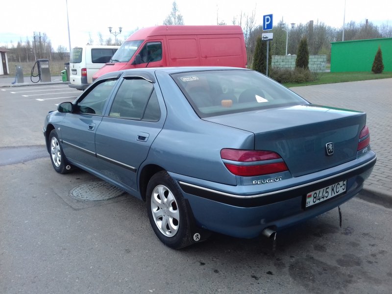 Peugeot 406 серая